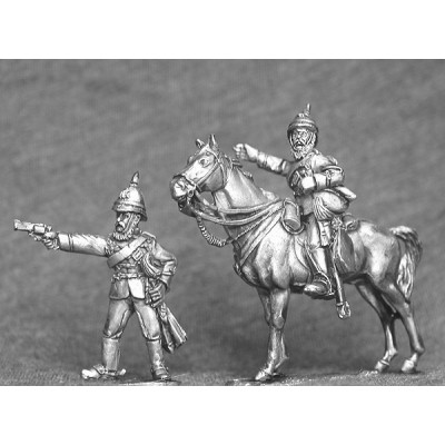 Auxiliary Cavalry officer mounted and dismounted. Suitable for mixed cavalry units.