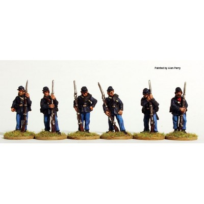 Union Infantry standing