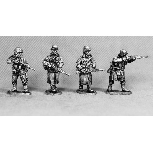 Volks Grenadiers armed with KAR 98